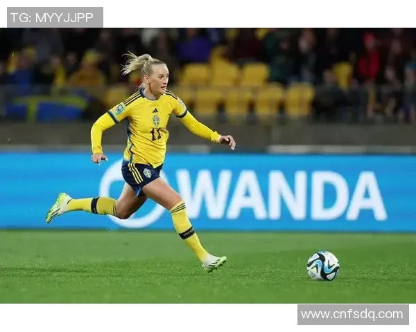 加拿大女足与瑞典队激战正酣谁将晋级国际赛场的巅峰对决